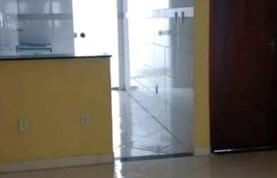 Imagem: A casa possui 3 Dormitórios, 2 Banheiros, 1 Vaga na garagem