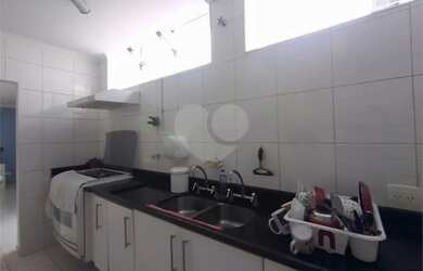 Imagem 9: CASA COM PISCINA. Piscina, Churrasqueira, Guarda roupae402m² de Área