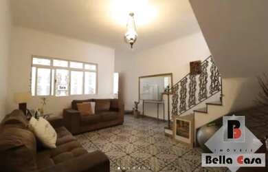 Imagem: A casa possui 3 Dormitórios, 3 Banheiros, 1 Vaga na garagem