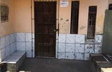 Imagem: A casa possui 2 Dormitórios, 1 Banheiro e está localizado