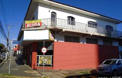 Imagem: O apartamento possui 2 Dormitórios, 1 Banheiro, 2 Vagas na