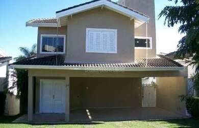 Imagem: A casa em condomínio possui 4 Dormitórios, 4 Banheiros, 5