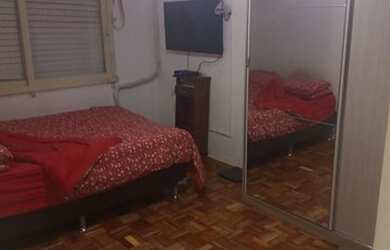 Imagem: O apartamento possui 3 Dormitórios, 1 Banheiro, 1 Vaga na garagem