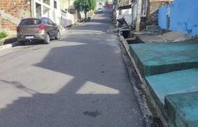 Imagem: A casa possui 3 Dormitórios, 1 Banheiro, 1 Vaga na garagem