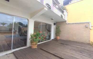 Imagem 2: CASA COM PISCINA. Piscina, Churrasqueira, Guarda roupae402m² de Área