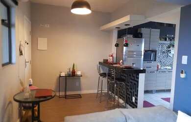 Imagem: O apartamento possui 1 Dormitório, 1 Banheiro, 1 Vaga na garagem