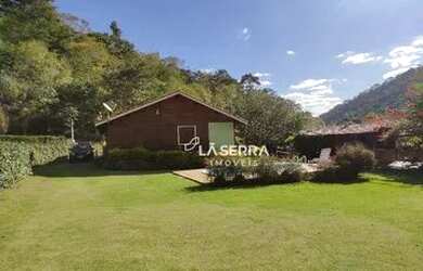 Imagem: A casa possui 3 Dormitórios, 1 Banheiro, 5 Vagas na garagem