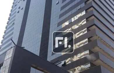 Imagem: O depósito possui 5 Vagas na garagem e 523m² de Área e está