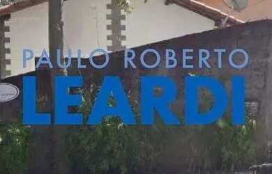 Imagem: A casa possui 2 Dormitórios, 1 Banheiro, 2 Vagas na garagem