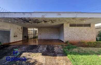 Imagem: O depósito possui 4 Vagas na garagem, 575m² de Área e está