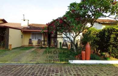 Imagem: A casa em condomínio possui 3 Dormitórios, 2 Banheiros, 3