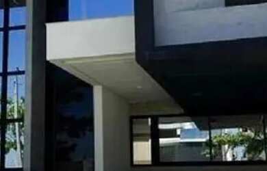 Imagem: A casa em condomínio possui 4 Dormitórios, 4 Banheiros, 10m²