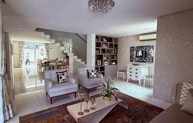 Imagem: A casa em condomínio possui 4 Dormitórios, 5 Banheiros, 4