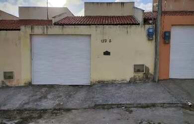 Imagem: A casa possui 2 Dormitórios, 1 Banheiro, 1 Vaga na garagem