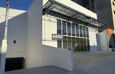 Imagem: O depósito possui 5 Vagas na garagem, 681m² de Área e está