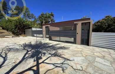 Imagem: A casa em condomínio possui 1 Dormitório, 1 Banheiro, 2 Vagas