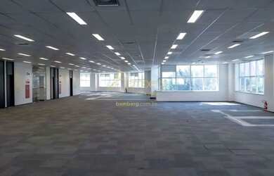 Imagem: O depósito possui 5 Vagas na garagem, 1.380m² de Área e