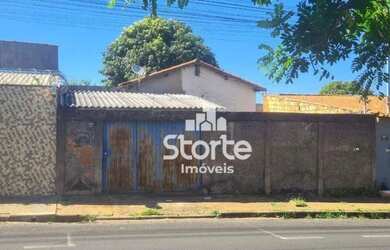 Imagem: O terreno possui 270m² de Área e está localizado em Laranjeiras