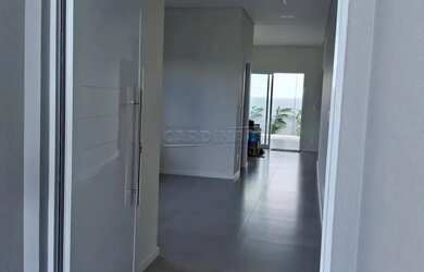 Imagem: A casa em condomínio possui 3 Dormitórios, 4 Banheiros, 2