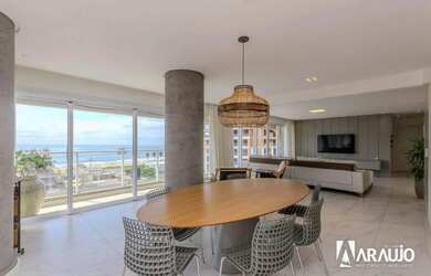 Imagem: O apartamento possui 4 Dormitórios, 4 Banheiros, 3 Vagas na