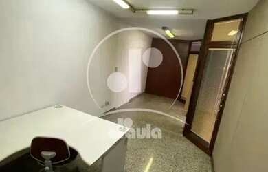 Imagem: O depósito possui 1 Vaga na garagem, 67m² de Área e está