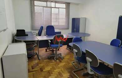 Imagem: O depósito possui 32m² de Área e está localizado em Centro