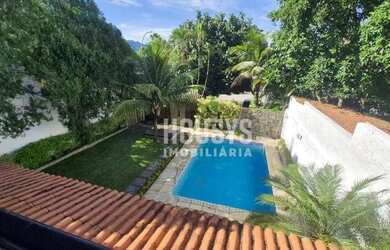 Imagem: A casa em condomínio possui 4 Dormitórios, 3 Banheiros, 3