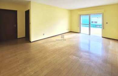 Imagem: O apartamento possui 1 Dormitório, 1 Banheiro, 1 Vaga na garagem