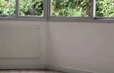 Imagem: O apartamento possui 2 Dormitórios, 1 Banheiro, 2 Vagas na