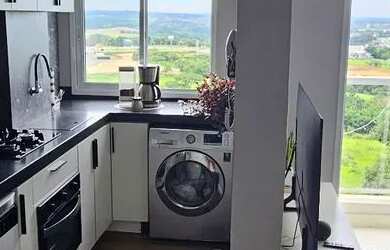 Imagem: O apartamento possui 2 Dormitórios, 1 Banheiro, 2 Vagas na