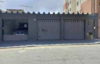 Imagem: A casa possui 5 Dormitórios, 4 Banheiros, 3 Vagas na garagem