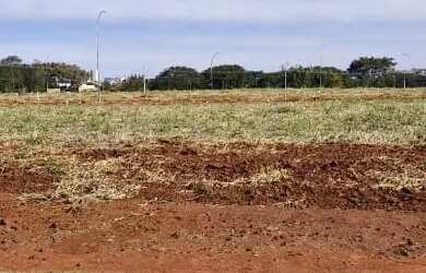 Imagem: O terreno possui 250m² de Área e está localizado em Parque