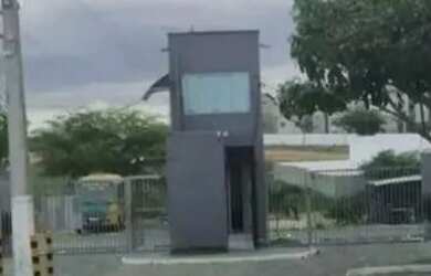 Imagem: O apartamento possui 2 Dormitórios, 1 Banheiro e 1 Vaga na