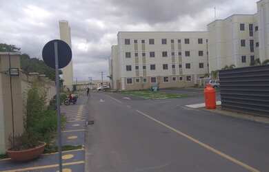 Imagem: A casa em condomínio possui 2 Dormitórios, 1 Banheiro, 2 Vagas