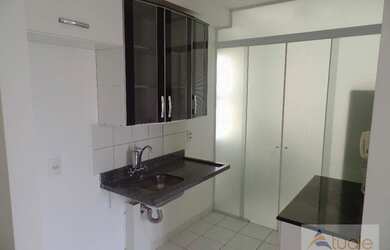 Imagem: O apartamento possui 3 Dormitórios, 1 Banheiro, 1 Vaga na garagem