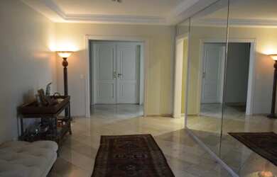 Imagem 3: Casa cinematográfica à venda