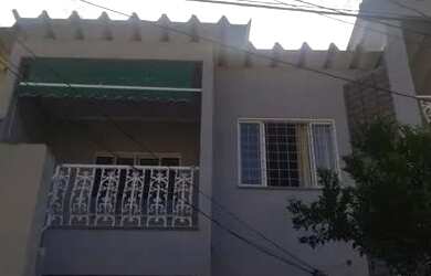 Imagem: A casa possui 2 Dormitórios, 1 Banheiro e está localizado