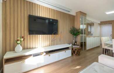 Imagem: O apartamento possui 2 Dormitórios, 2 Banheiros, 2 Vagas na