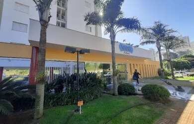 Imagem: O apartamento possui 3 Dormitórios, 2 Banheiros, 2 Vagas na