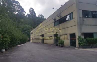 Imagem: O depósito possui 5 Vagas na garagem, 2.722m² de Área e