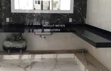 Imagem: A casa possui 3 Dormitórios, 2 Banheiros, 1 Vaga na garagem