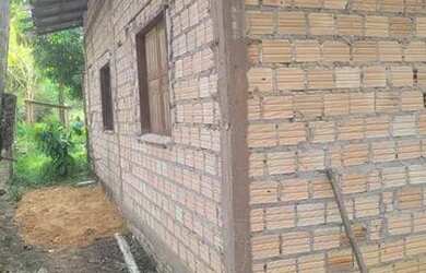 Imagem: A casa possui 1 Dormitório, 1 Banheiro, 2 Vagas na garagem