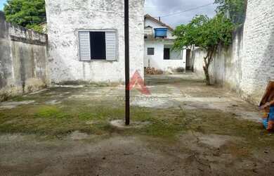 Imagem: A casa possui 2 Dormitórios, 2 Banheiros, 2 Vagas na garagem