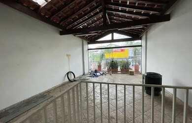 Imagem: A casa possui 3 Dormitórios, 2 Banheiros, 90m² de Área e