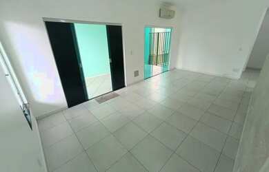 Imagem: A casa em condomínio possui 3 Dormitórios, 3 Banheiros, 4