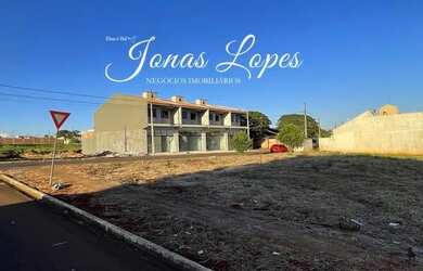 Imagem: O terreno possui 400m² de Área e está localizado em Paiçandu