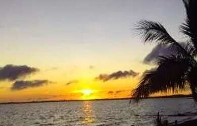 Imagem: A casa possui 2 Dormitórios, 2 Banheiros, 3 Vagas na garagem