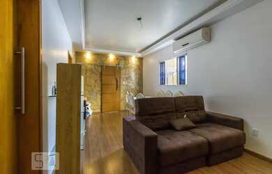 Imagem: A casa possui 2 Dormitórios, 2 Banheiros e 141m² de Área