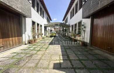 Imagem: A casa em condomínio possui 3 Dormitórios, 4 Banheiros, 1