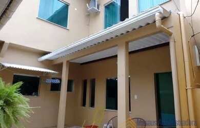 Imagem: A casa possui 5 Dormitórios, 3 Banheiros, 3 Vagas na garagem